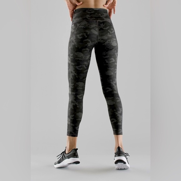 NWT! Fabletics Powerhold Gray & Dk Green Leggings - Picture 8 of 9